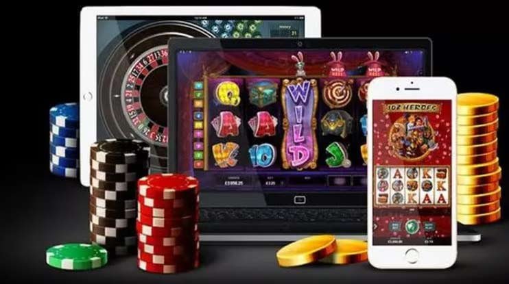 Live dealer conducting number prediction draw in HD studio at slot royal88